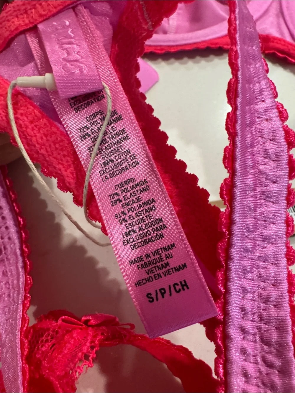 SKIMS Pink Satin Underwire Bra & Hot-Pink Lace Thong Set - Picture 10 of 10
